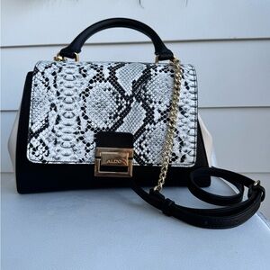 Aldo Elegant Snake Print Handbag with Gold Chain Strap – Chic & Versatile